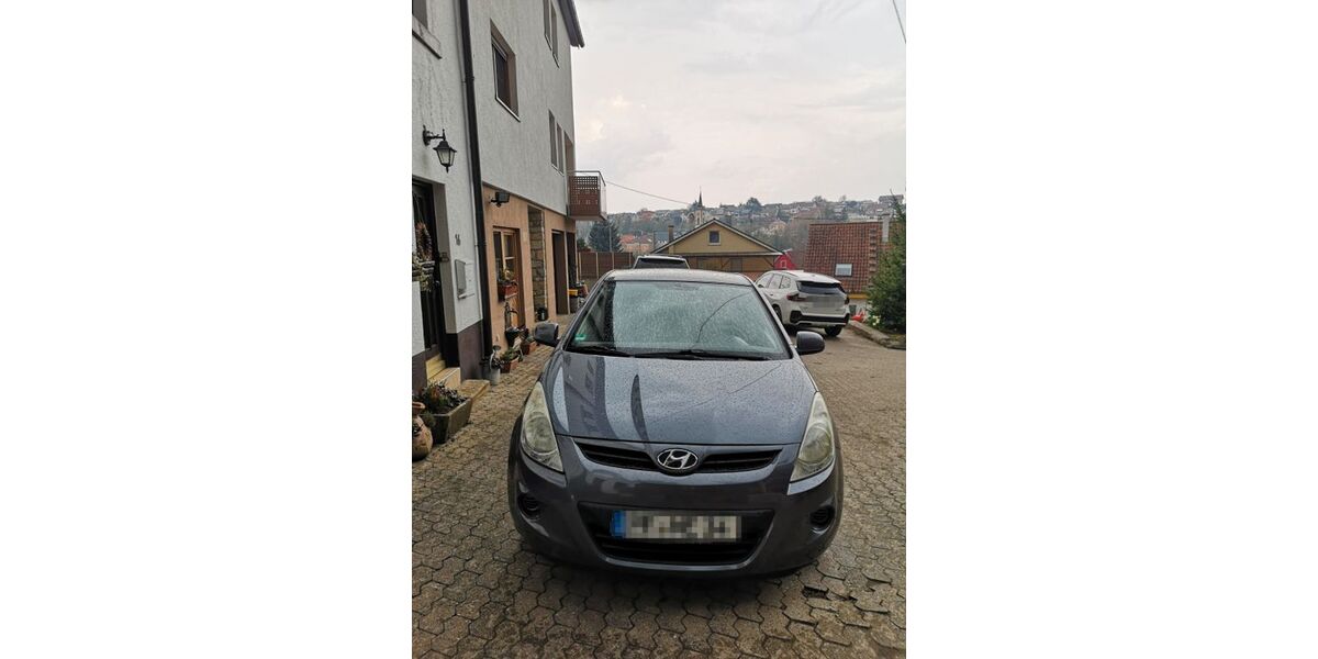 Hyundai i20 164.000 km 2.950 &euro; Mühlacker 75417
