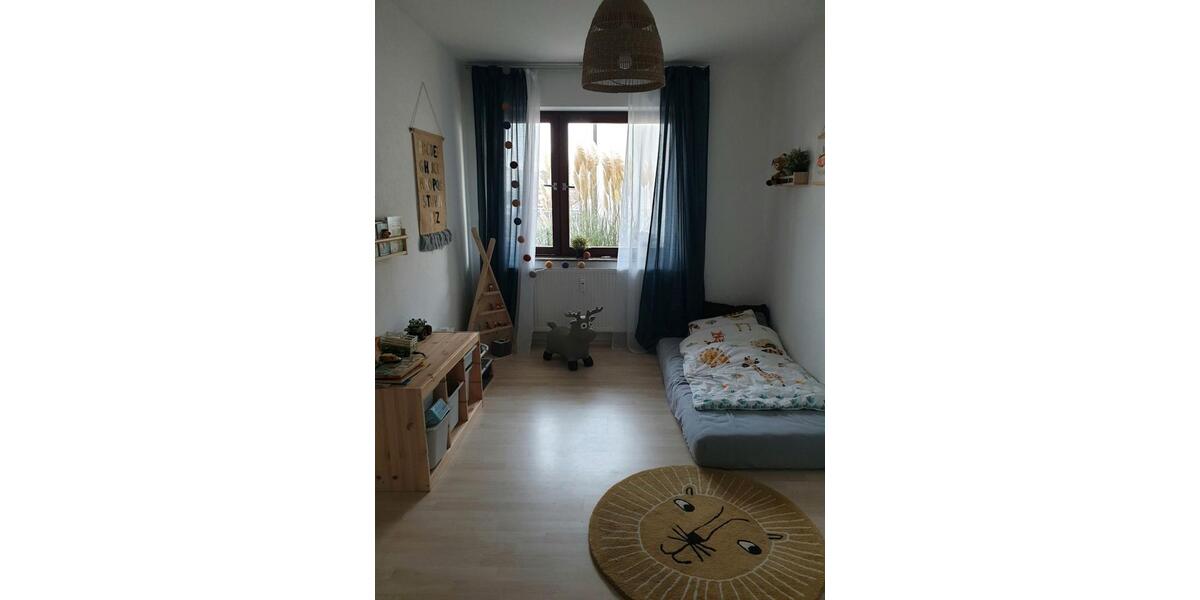 Erdgeschoßwohnung Schwieberdingen - 4 Zimmer, 96 m&sup2;, 1.400&euro; | Angebot:26415133