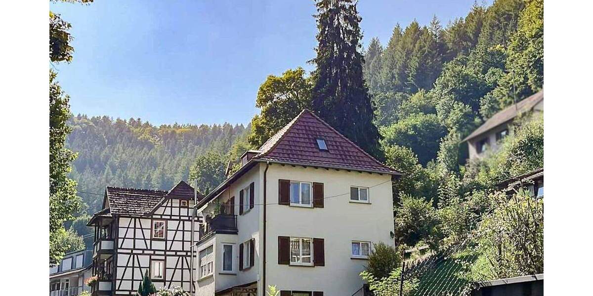 Einfamilienhaus Calw - 7 Zimmer, 180 m&sup2;, 329.000&euro; | Angebot:25911365