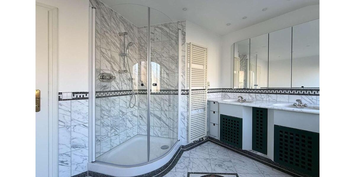 Einfamilienhaus Nürtingen - 5.5 Zimmer, 175 m&sup2;, 2.500&euro; | Angebot:24571134