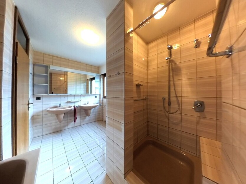 Freistehendes 3-Familienhaus in guter und ruhiger Wohnlage 12 zimmer