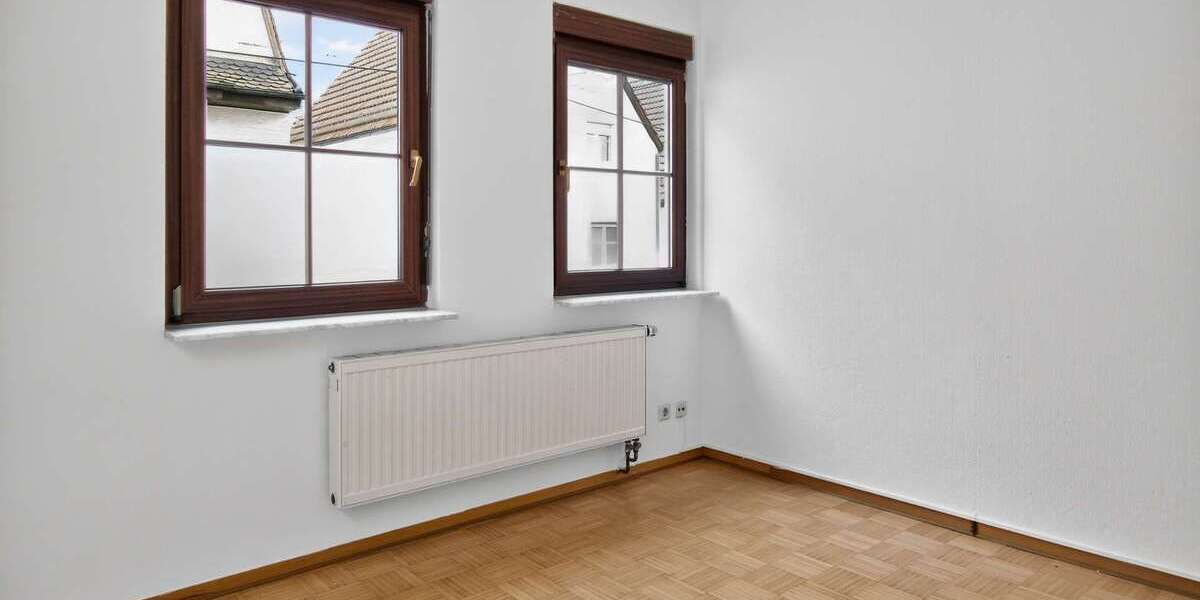 Seltene Gelegenheit: Gepflegtes 3-Familienhaus in Top-Wohnlage - Mehrfamilienhaus, Wohnhaus Stuttgart Zuffenhausen | Angebot:27083597