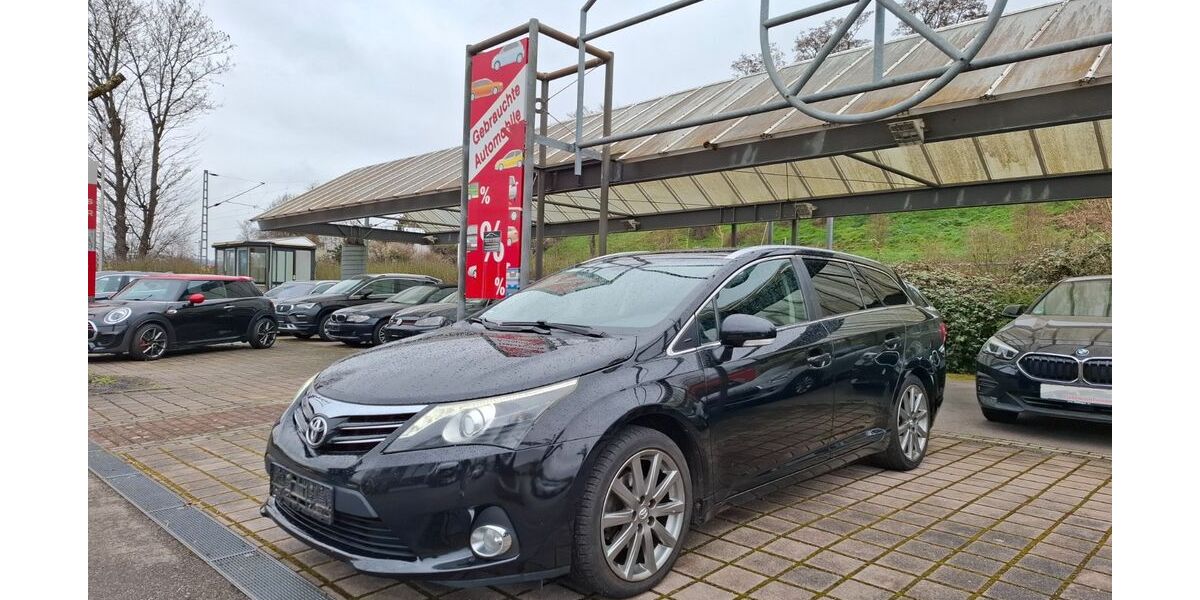 Toyota Avensis 175.000 km 9.450 &euro; Esslingen 73730