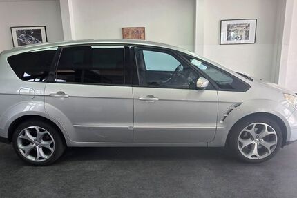Ford S-Max 228.000 km 3.990 &euro; Asperg/Ludwigsburg bei Stuttgart 71679
