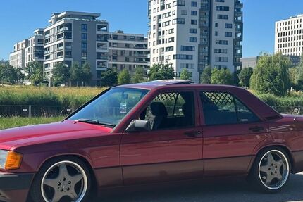 Mercedes-Benz 190 353.500 km 5.500 &euro; Sindelfingen 71065