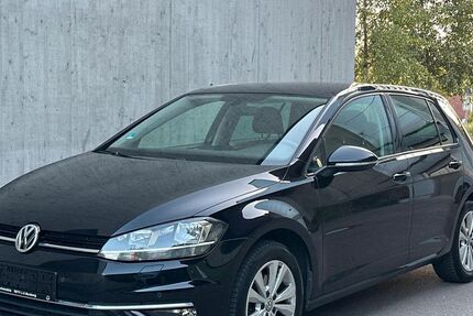 VW Golf 129.000 km 9.990 &euro; Leinfelden-Echterdingen (Musberg) 70771