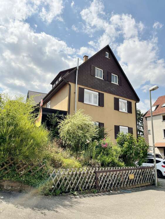 Haus zum Kaufen in Stuttgart 659.000 € 212 m²