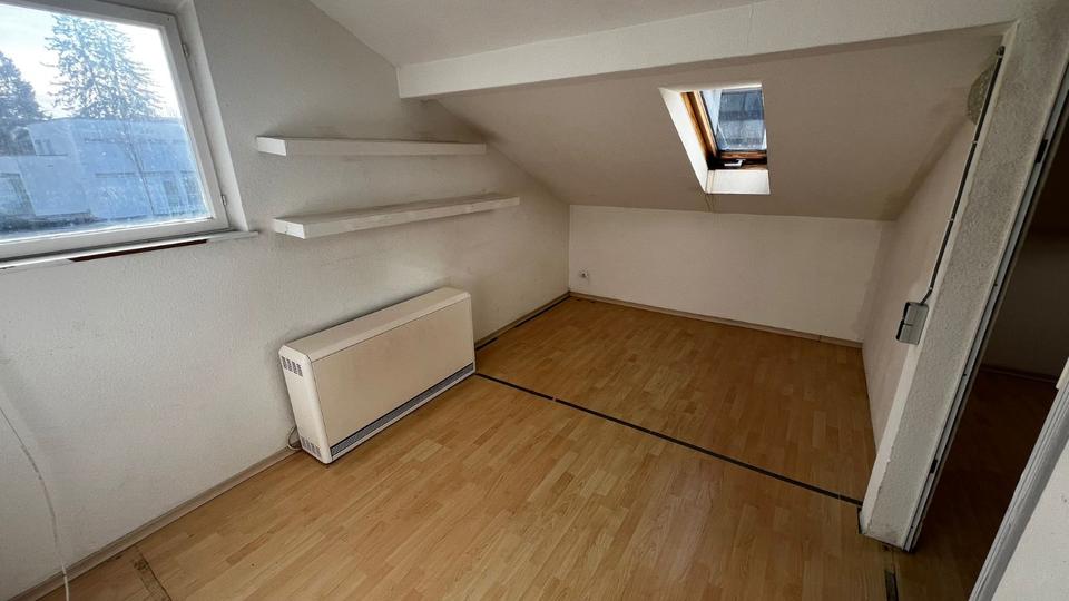Dachgeschoßwohnung Sindelfingen - 2 Zimmer, 50 m&sup2;, 500&euro; | Angebot:24828106