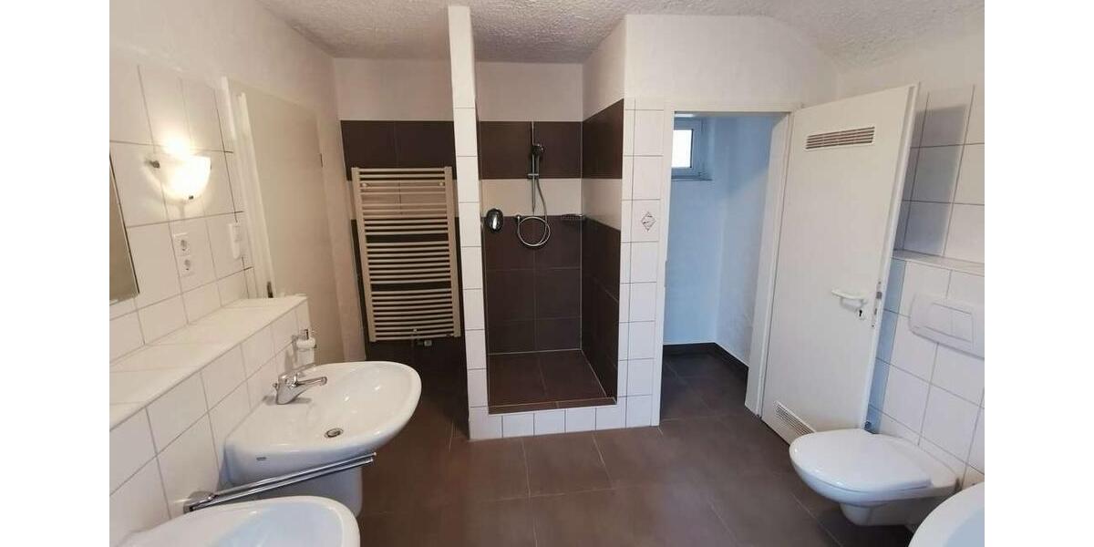 Einfamilienhaus Aidlingen - 7 Zimmer, 150 m&sup2;, 1.800&euro; | Angebot:27618934