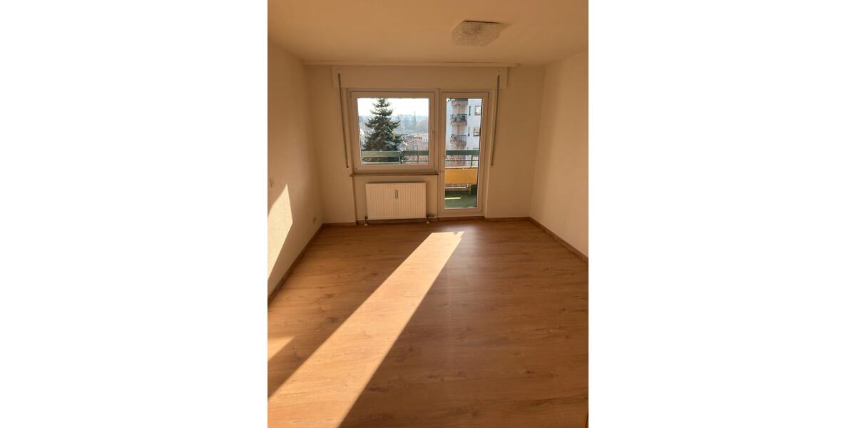 Etagenwohnung Ludwigsburg Eglosheim - 3.5 Zimmer, 84 m&sup2;, 1.050&euro; | Angebot:25892355