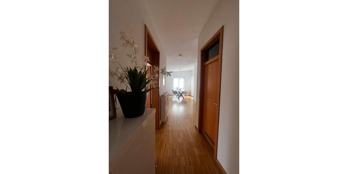 Dachgeschoßwohnung Esslingen am Neckar Hegensberg - 3 Zimmer, 90 m&sup2;, 1.260&euro; | Angebot:27587403