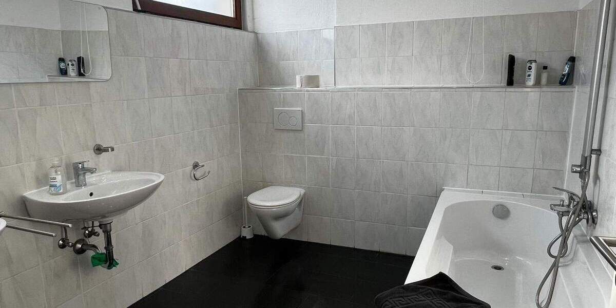 Etagenwohnung Niefern-Öschelbronn Niefern - 5 Zimmer, 130 m&sup2;, 299.000&euro; | Angebot:24270761