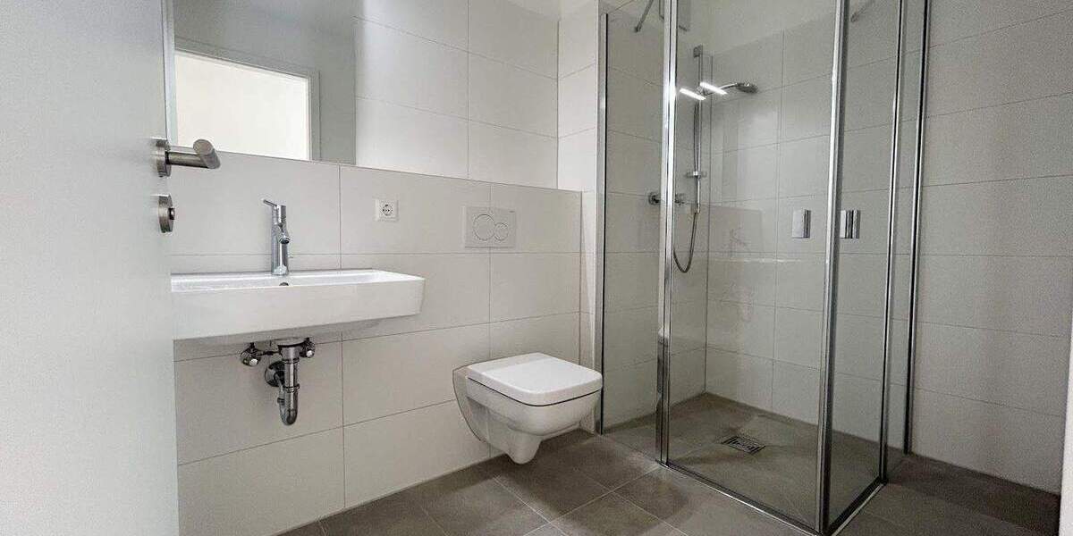 Etagenwohnung Stuttgart Untertürkheim - 5 Zimmer, 120 m&sup2;, 1.990&euro; | Angebot:25727984