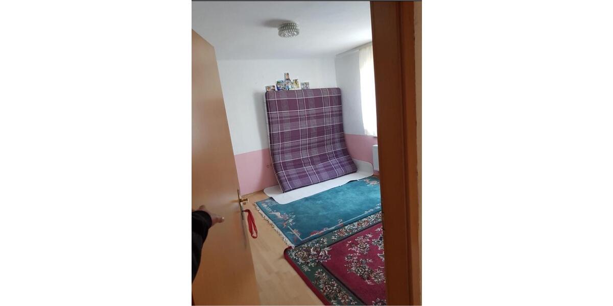 Einfamilienhaus Kornwestheim - 7 Zimmer, 160 m&sup2;, 2.050&euro; | Angebot:25363251