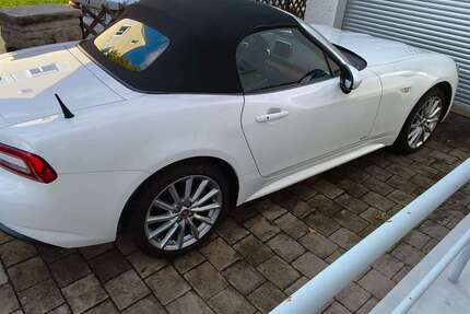 Fiat 124 Spider 9.800 km 21.900 € Tübingen 72074