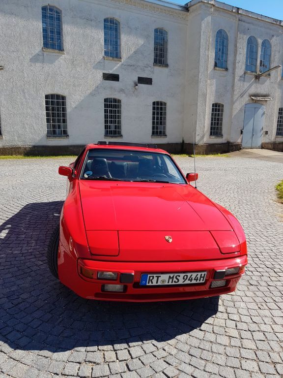 Porsche 944 163.000 km 18.500 € Reutlingen 72768