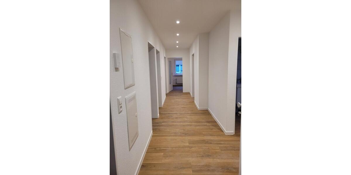 Erdgeschoßwohnung Herrenberg - 5 Zimmer, 100 m&sup2;, 1.400&euro; | Angebot:25958686