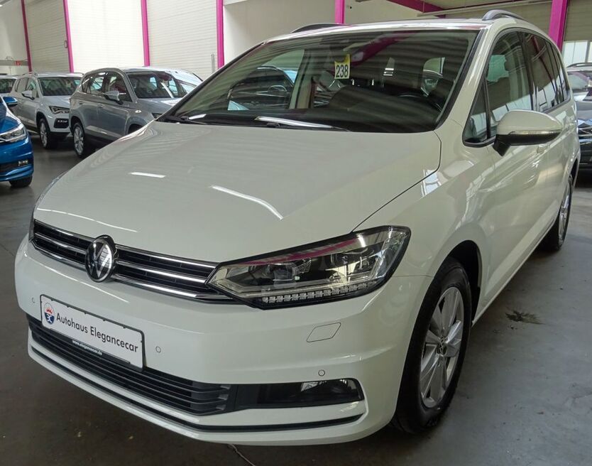 VW Touran 70.400 km 29.649 € Holzgerlingen bei Stuttgart 71088