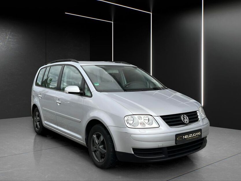 VW Touran 91.000 km 5.500 € Gäufelden 71126