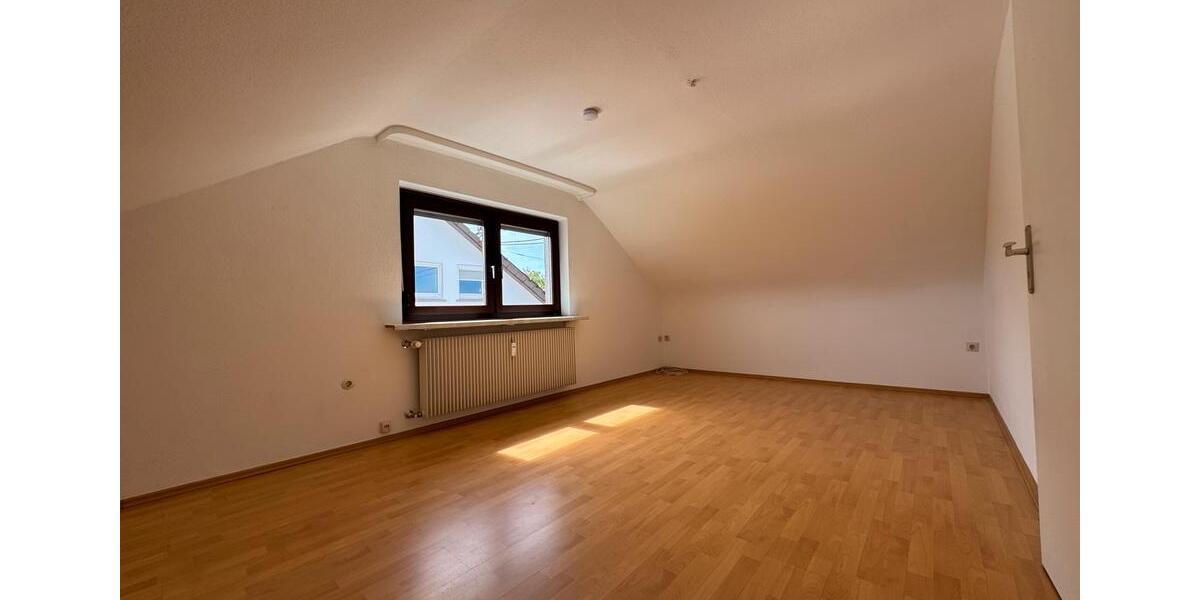 Dachgeschoßwohnung Waldenbuch - 2 Zimmer, 54 m&sup2;, 700&euro; | Angebot:26587026