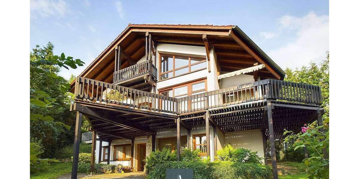 Einfamilienhaus Pforzheim - 7 Zimmer, 331 m&sup2;, 879.000&euro; | Angebot:25375081