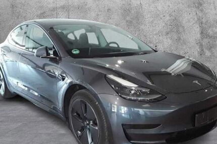 Tesla Model 3 49.371 km 30.890 &euro; Böblingen 71032