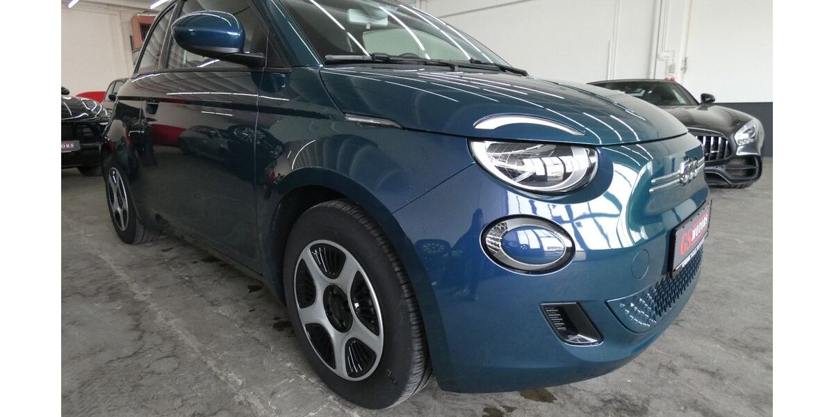 Fiat 500e 18.150 km 12.899 &euro; Metzingen 72555