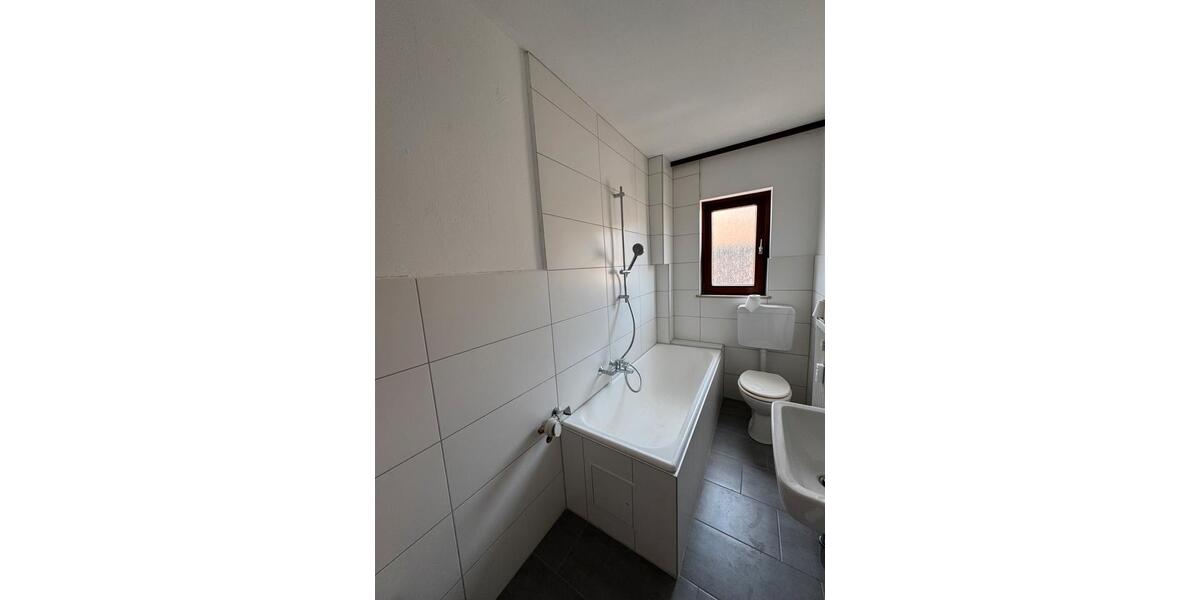 Dachgeschoßwohnung Ludwigsburg Hoheneck - 3.5 Zimmer, 77 m&sup2;, 910&euro; | Angebot:25756002