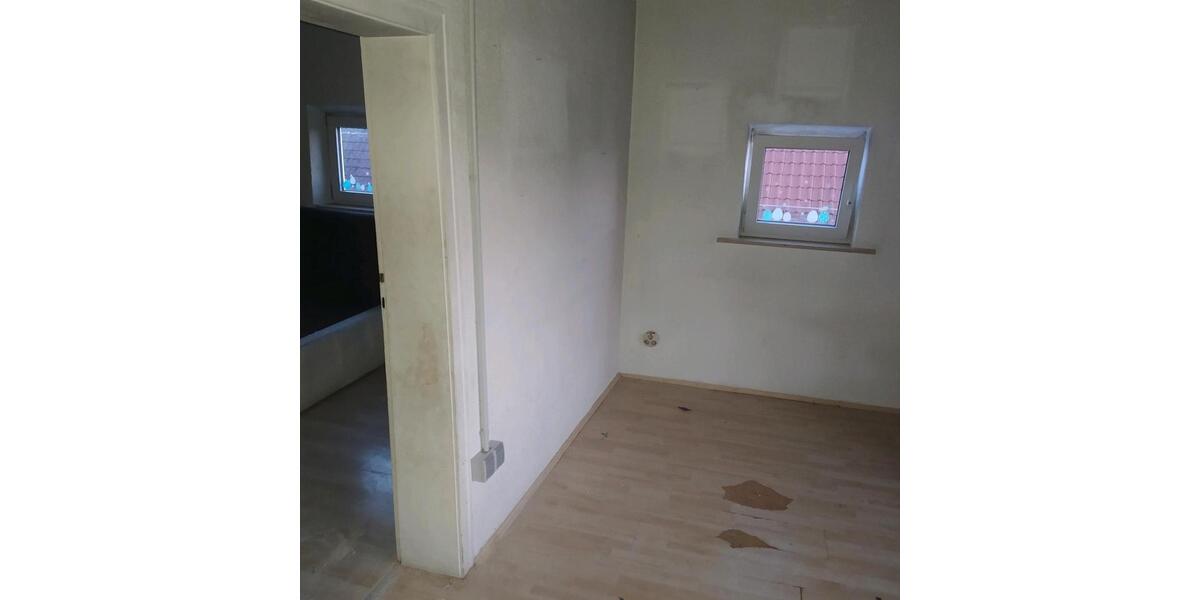 Etagenwohnung Sachsenheim - 5 Zimmer, 90 m&sup2;, 650&euro; | Angebot:24247531