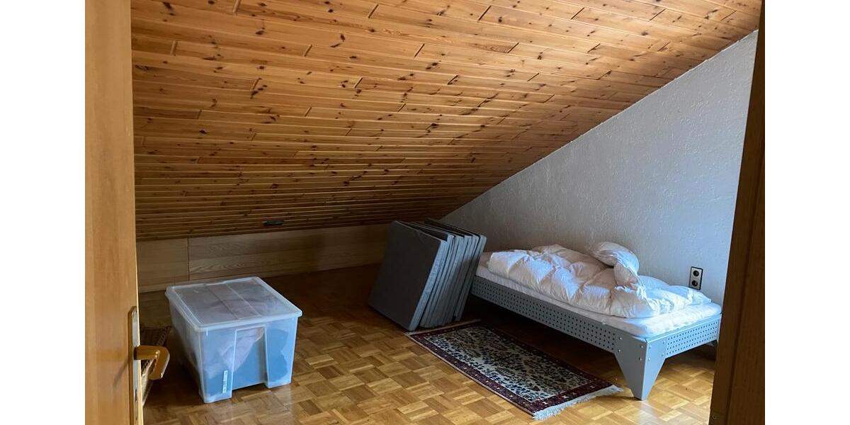 Etagenwohnung Sachsenheim - 4 Zimmer, 80 m&sup2;, 1.000&euro; | Angebot:24815031