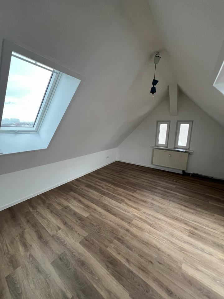Charmante 3-Zimmer DG Wohnung in Top Lage!