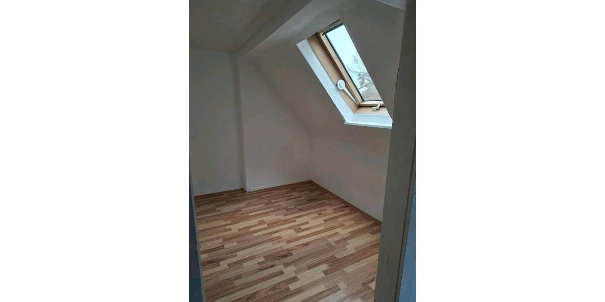 Dachgeschoßwohnung Reutlingen Reutlingen (Kernstadt) - 3.5 Zimmer, 78 m&sup2;, 730&euro; | Angebot:25992496