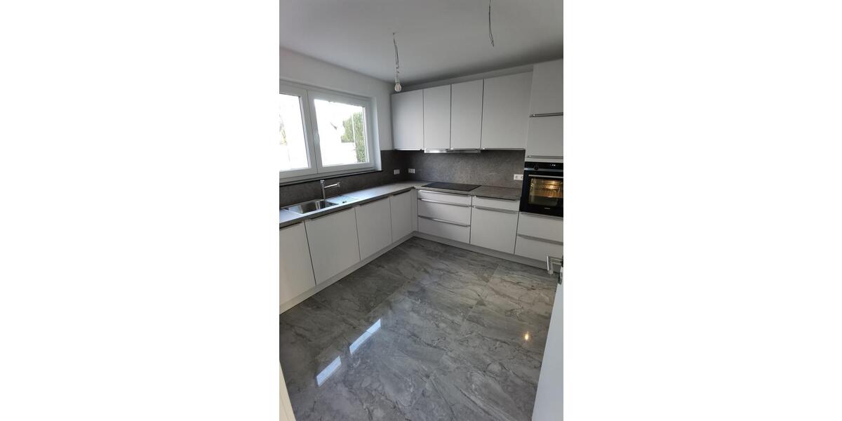 Etagenwohnung Großbettlingen - 4 Zimmer, 128 m&sup2;, 2.100&euro; | Angebot:26478696