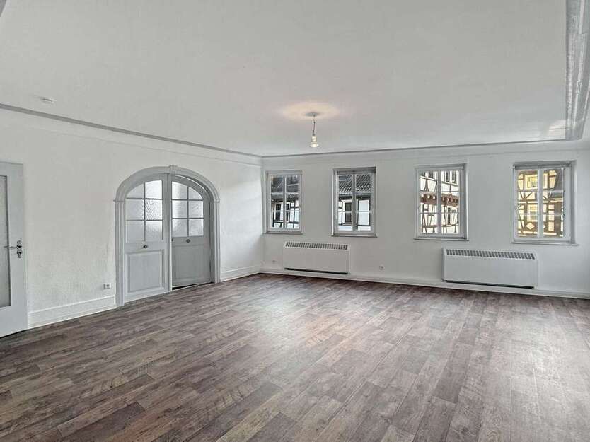Wohnung zum Kaufen in Leonberg 299.000 € 90 m²