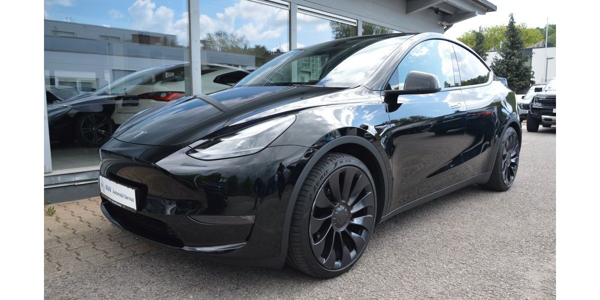 Tesla Model Y 64.561 km 36.990 € Herrenberg bei Stuttgart 71083