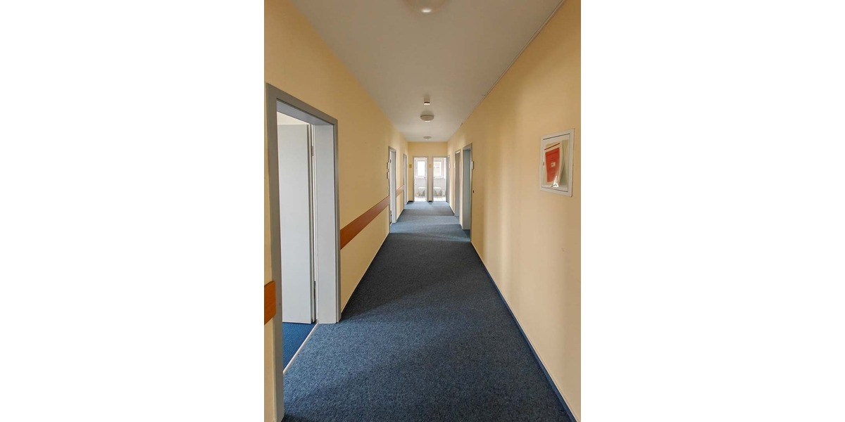 Verwaltungsbau mit insgesamt 22 Zimmern in der Innenstadt - Gewerbeobjekt Reutlingen Baden-Württemberg | Angebot:24845647