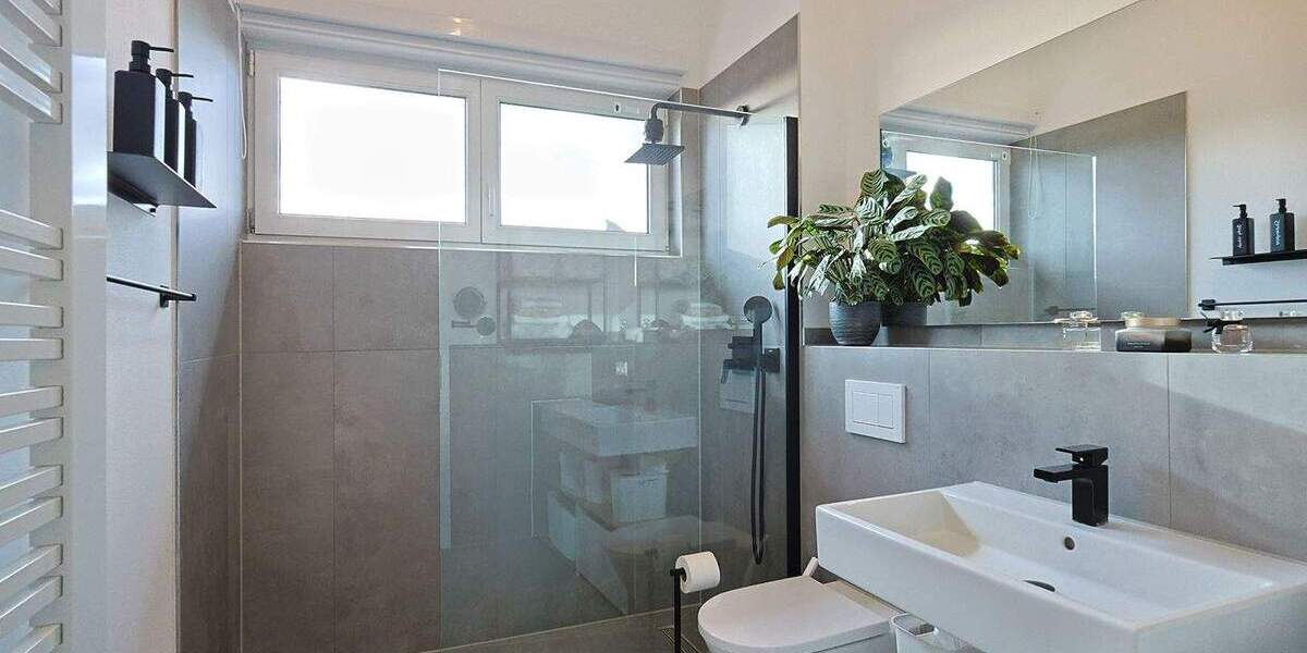 Moderne, lichtdurchflutete Wohnung mit 2 Balkonen und traumhaftem Weitblick in Pattonville 3 zimmer