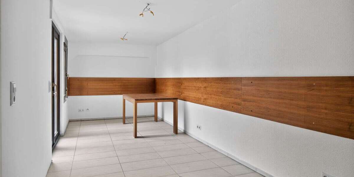 Seltene Gelegenheit: Gepflegtes 3-Familienhaus in Top-Wohnlage - Mehrfamilienhaus, Wohnhaus Stuttgart Zuffenhausen | Angebot:27083597