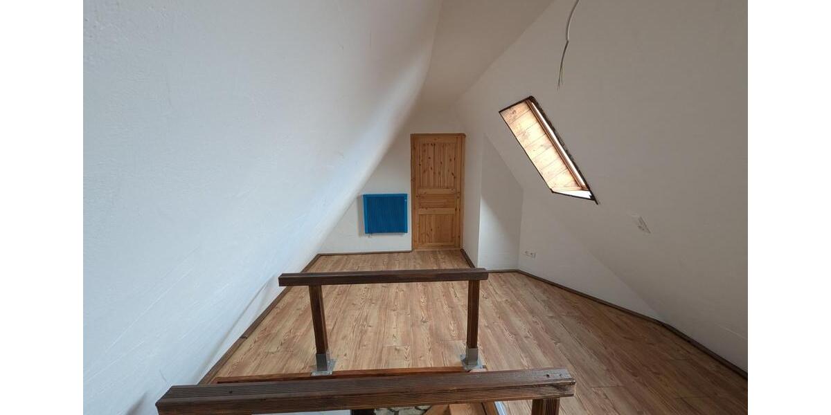 Einfamilienhaus Rottenburg am Neckar - 7 Zimmer, 200 m&sup2;, 1.750&euro; | Angebot:25643748