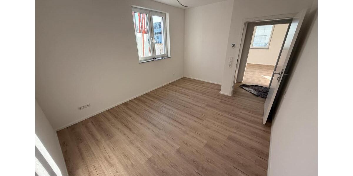 Erdgeschoßwohnung Calw - 3.5 Zimmer, 90 m&sup2;, 1.350&euro; | Angebot:25407156