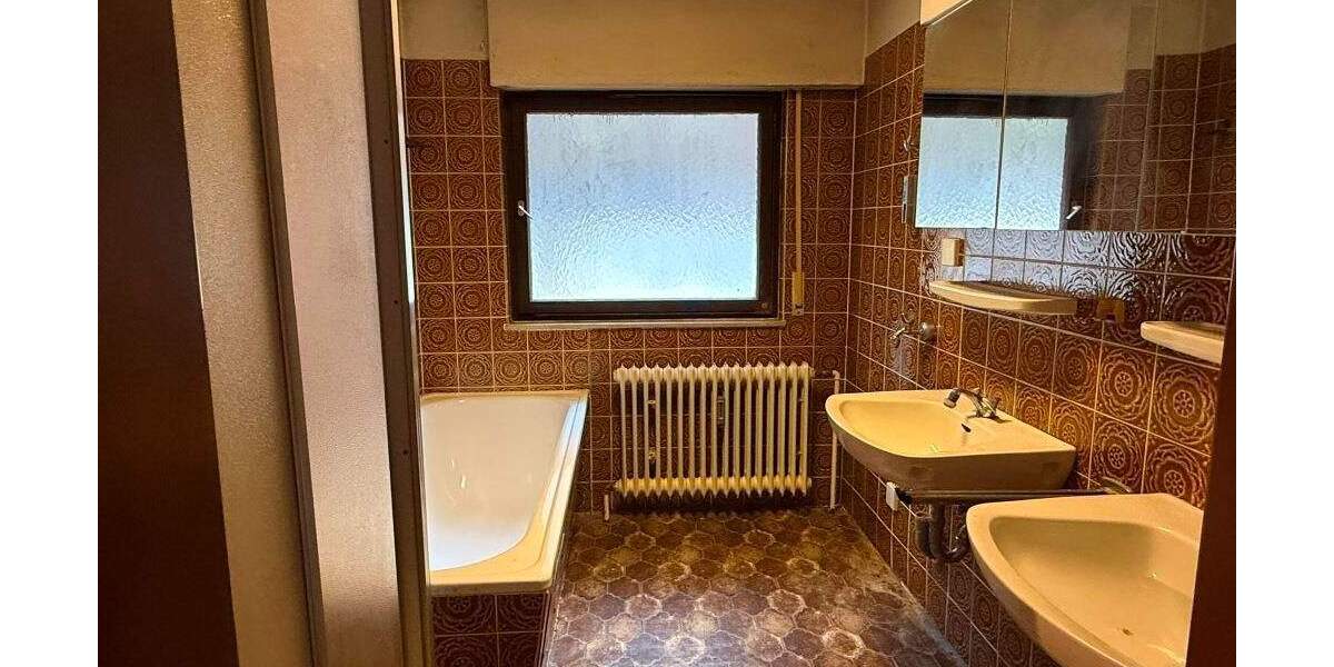 Mehrfamilienhaus, Wohnhaus Pforzheim Eutingen - 5 Zimmer, 177 m&sup2;, 259.000&euro; | Angebot:25748667