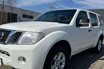 Nissan Pathfinder 170.000 km 8.950 &euro; Remseck am Neckar 71686