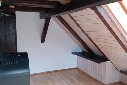 DHH in 72654 Neckartenzlingen mit kfz-Stellplatz und Garten . zimmer