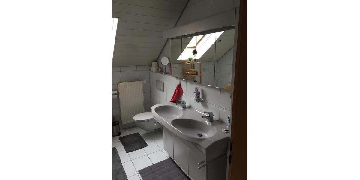 Dachgeschoßwohnung Rottenburg am Neckar - 3 Zimmer, 101 m&sup2;, 1.000&euro; | Angebot:27572669