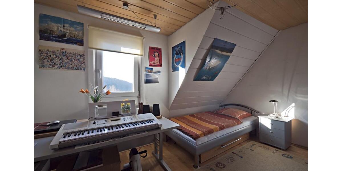 Einfamilienhaus Nagold - 7 Zimmer, 99 m&sup2;, 348.000&euro; | Angebot:25858427