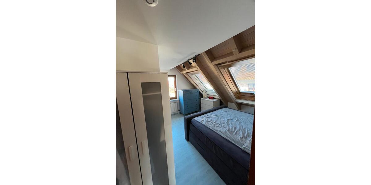 Dachgeschoßwohnung Filderstadt - 2.5 Zimmer, 57 m&sup2;, 990&euro; | Angebot:25408330