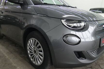 Fiat 500e 13.750 km 11.899 € Metzingen 72555