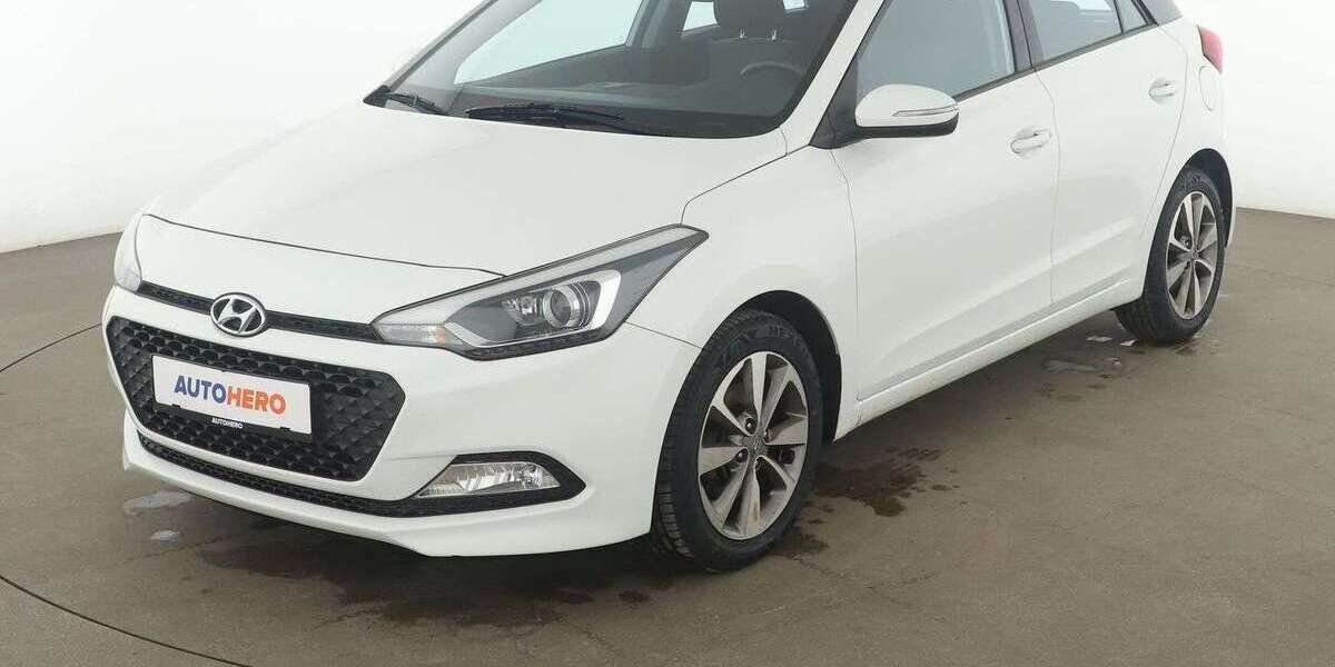 Hyundai i20 62.019 km 9.180 &euro; Stuttgart 70195
