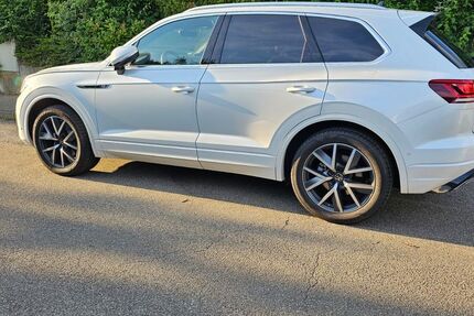 VW Touareg 49.867 km 59.900 &euro; Stuttgart 70176