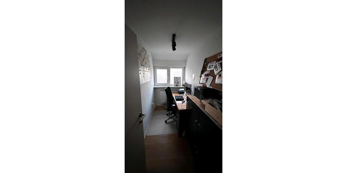 Dachgeschoßwohnung Stuttgart Feuerbach - 35 Zimmer, 65 m&sup2;, 1.050&euro; | Angebot:25824877